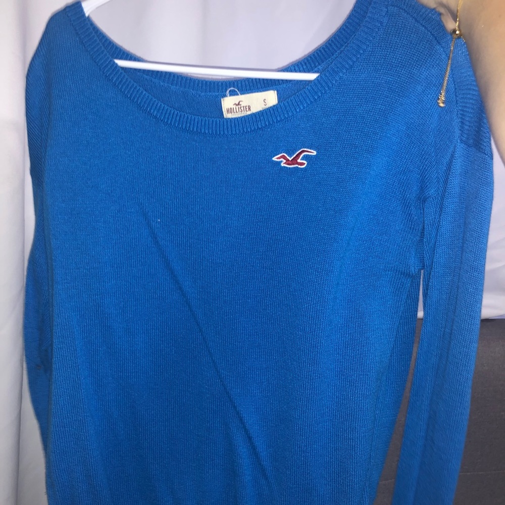 Hollister sweater